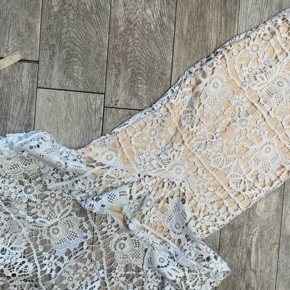 Missguided Tall Lace Bardot Fishtail Midi Dress
Size 4 - Picture 9 of 13